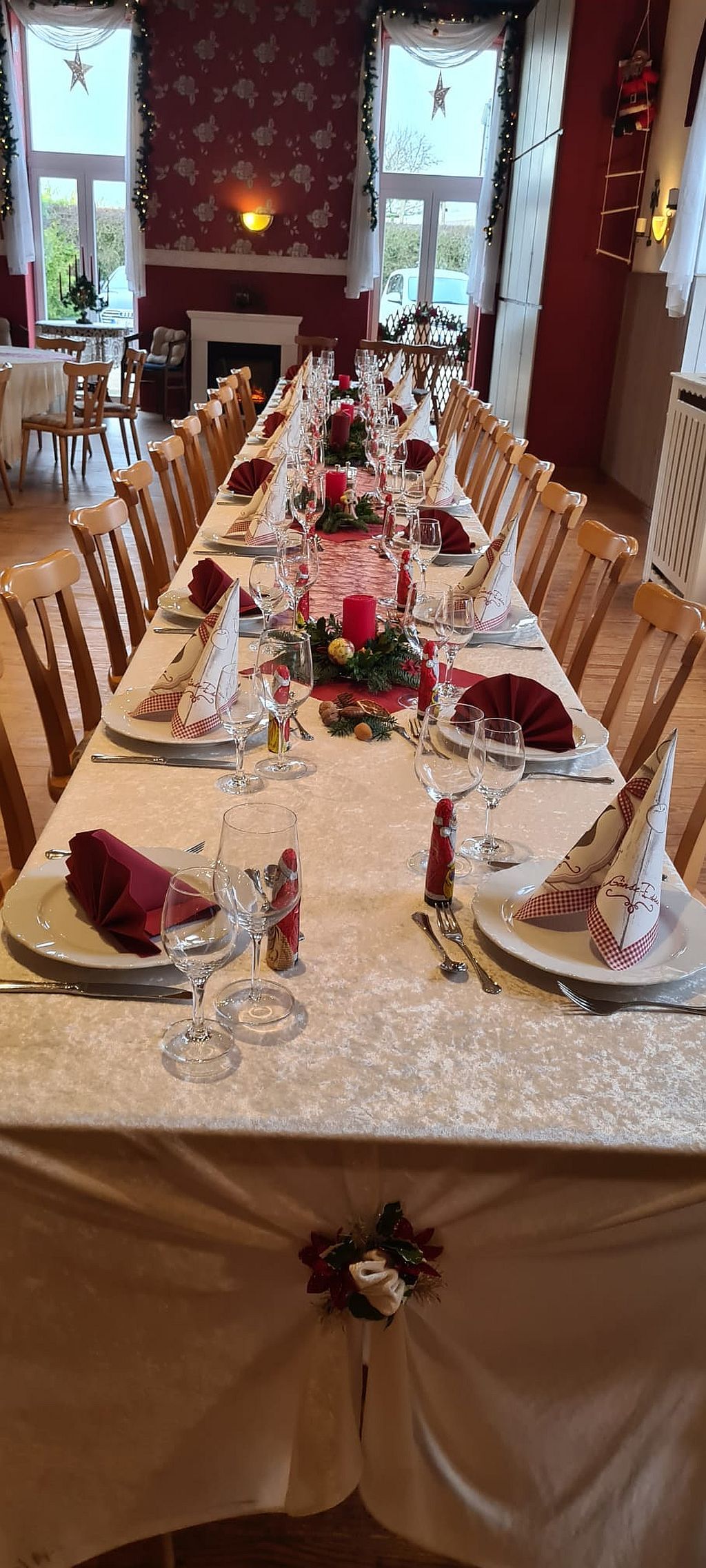 Advent Gedeckter Tisch