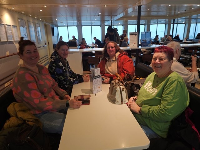 Sandra, Nicole und 2 Frauen